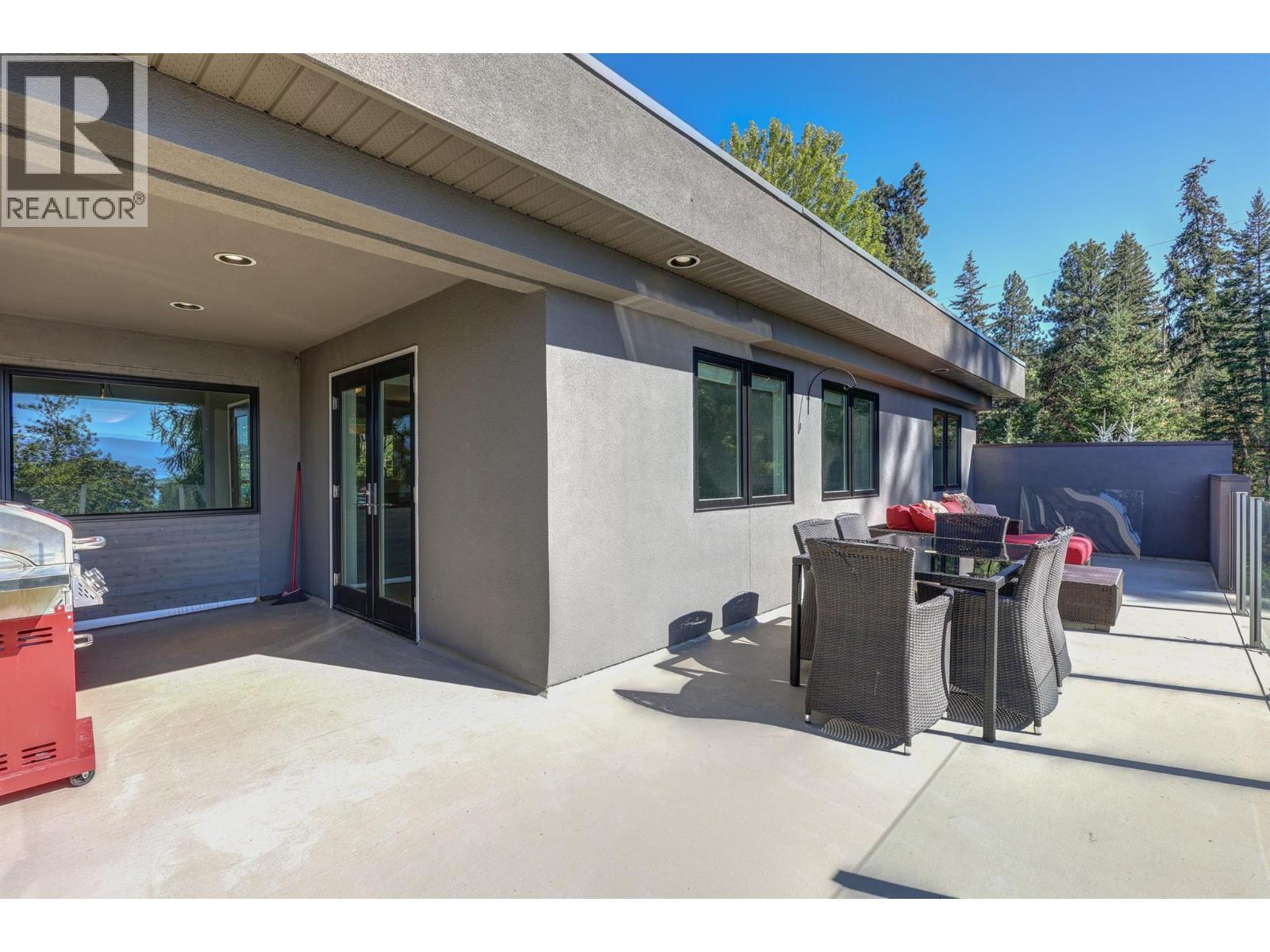  4896 Lakeshore Road, Kelowna