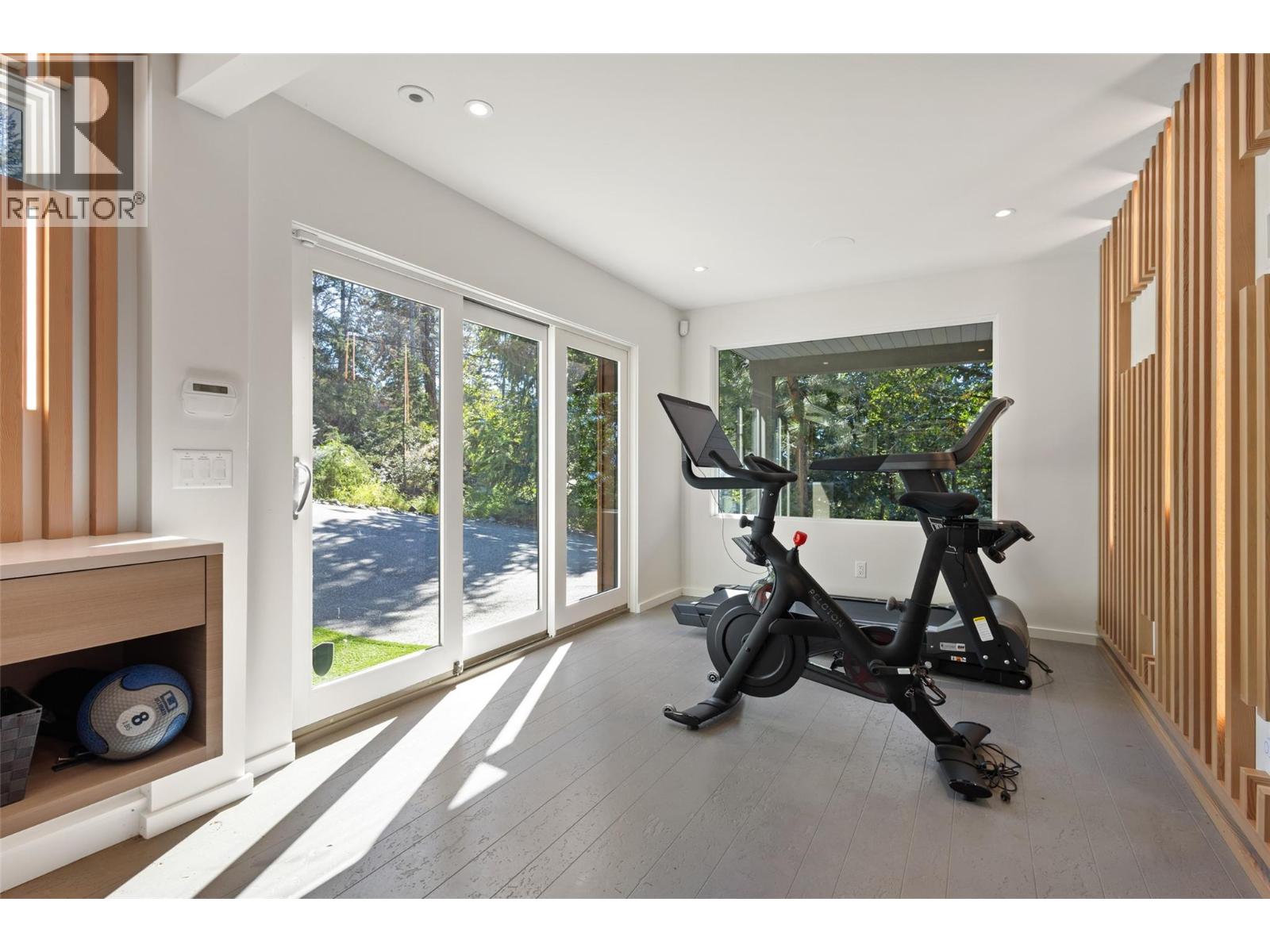  4896 Lakeshore Road, Kelowna