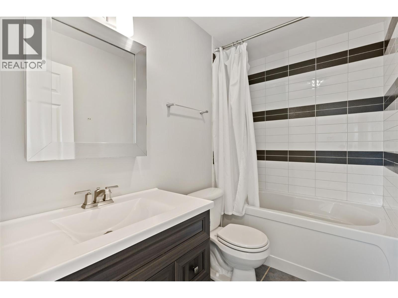  4896 Lakeshore Road, Kelowna