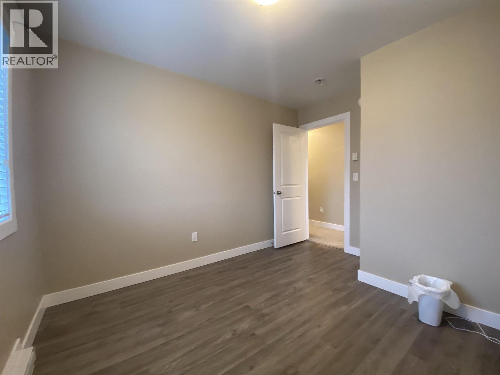 5237 SMITH Avenue, Terrace