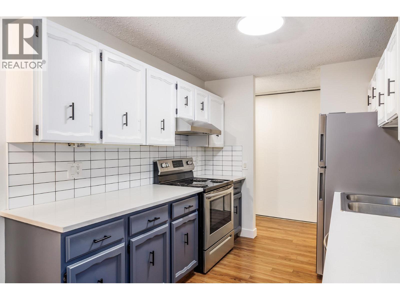 #307 555 Rowcliffe Avenue - 1