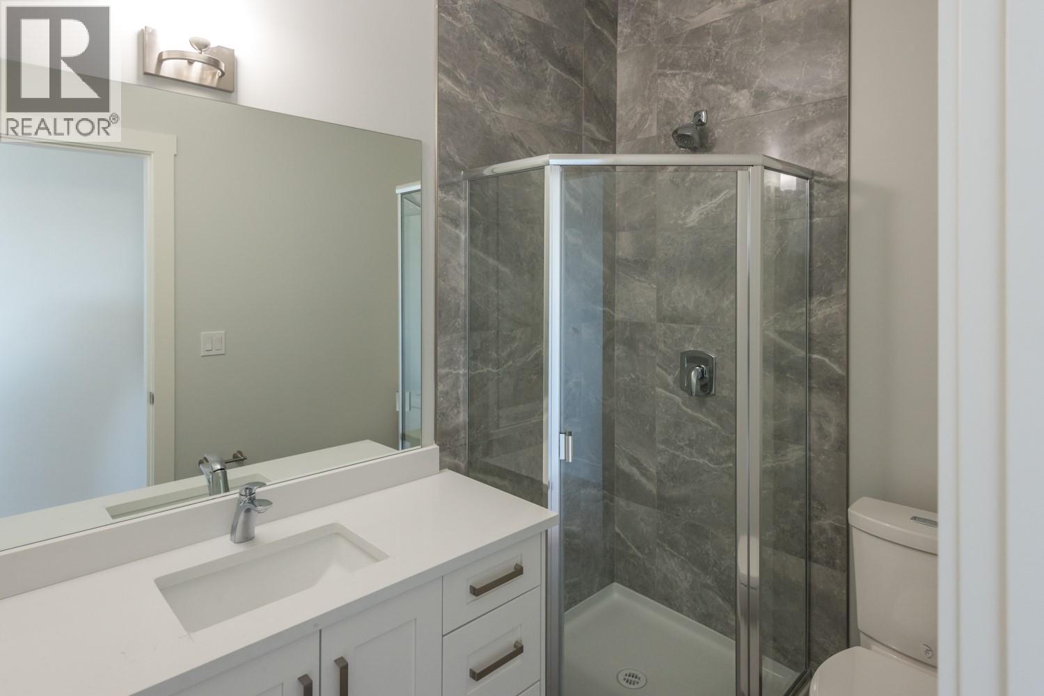 #101 742 kamloops Avenue - 6