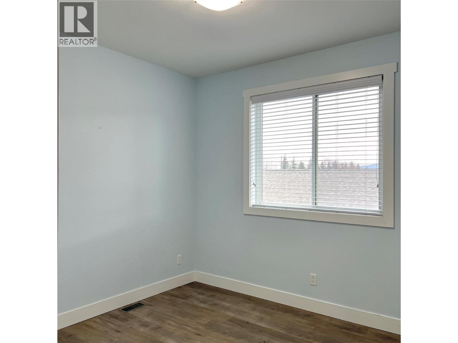 #101 742 kamloops Avenue - 15