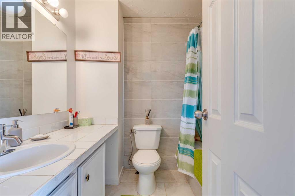 Single Family House Bi-level for Sale in  Aboyne Place NE Abbeydale Calgary 