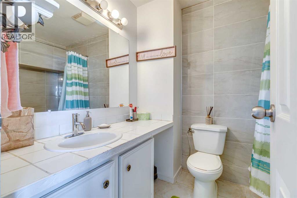 Single Family House Bi-level for Sale in  Aboyne Place NE Abbeydale Calgary 