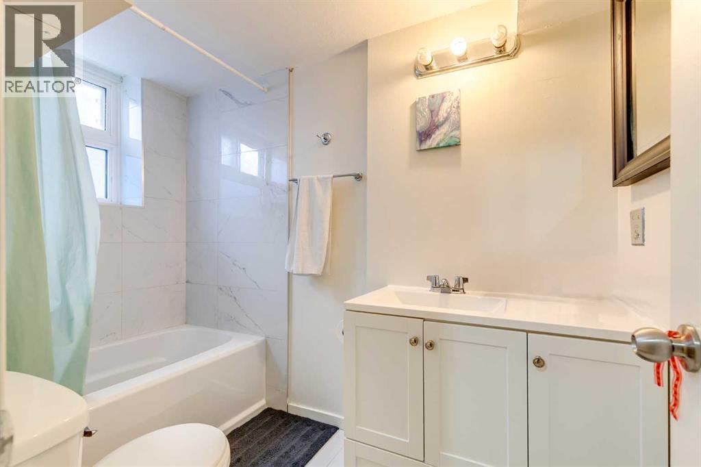 Single Family House Bi-level for Sale in  Aboyne Place NE Abbeydale Calgary 