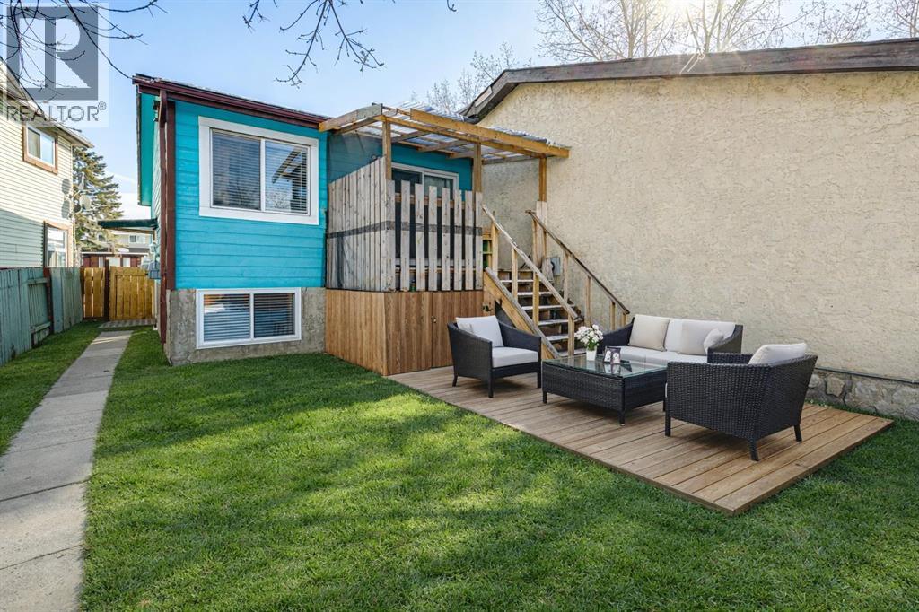 Single Family House Bi-level for Sale in  Aboyne Place NE Abbeydale Calgary 