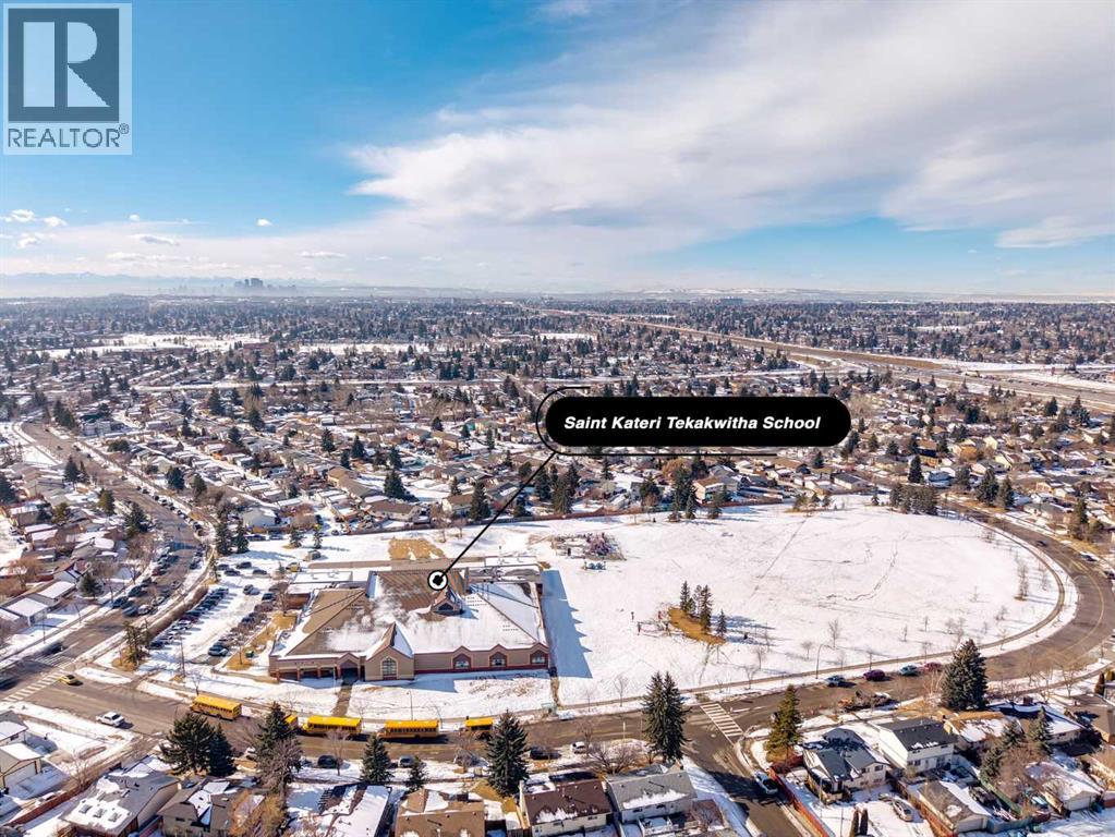 Single Family House Bi-level for Sale in  Aboyne Place NE Abbeydale Calgary 