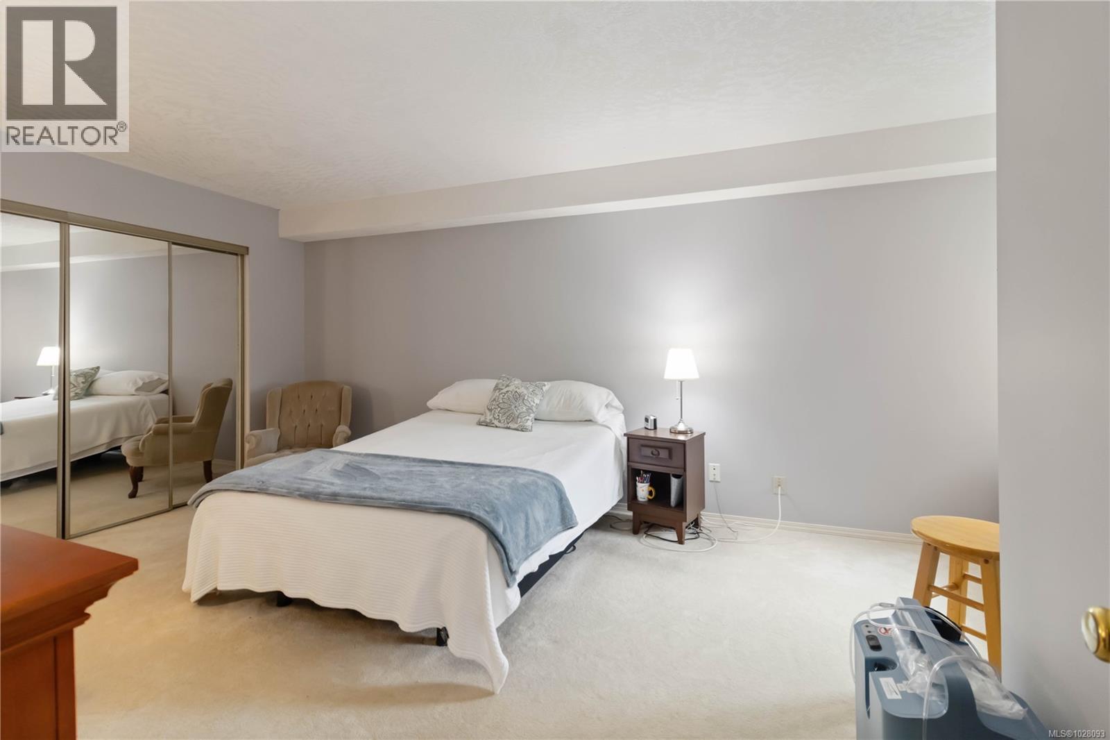 201 2311 Mills Road, Sidney