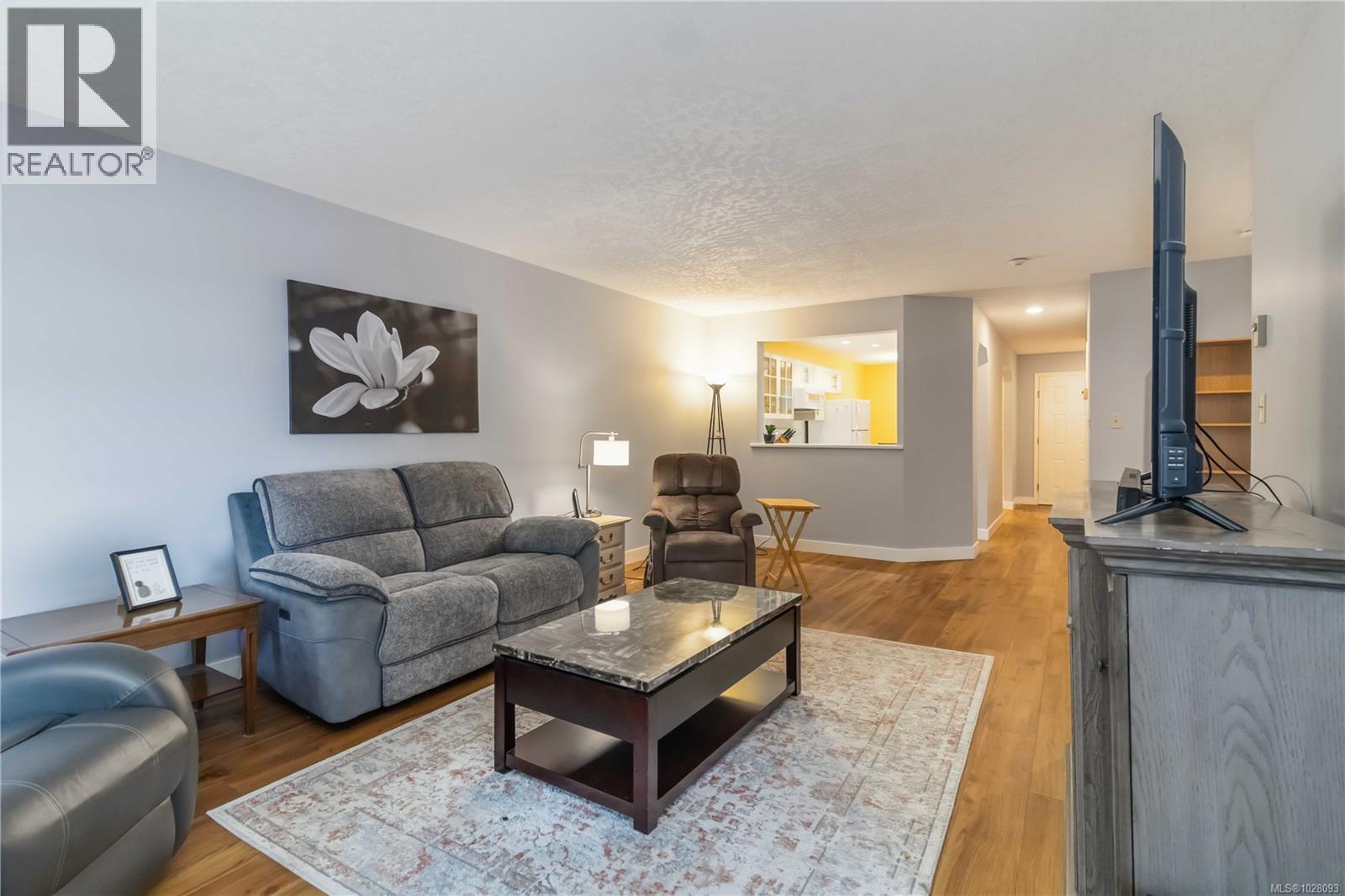 201 2311 Mills Road, Sidney