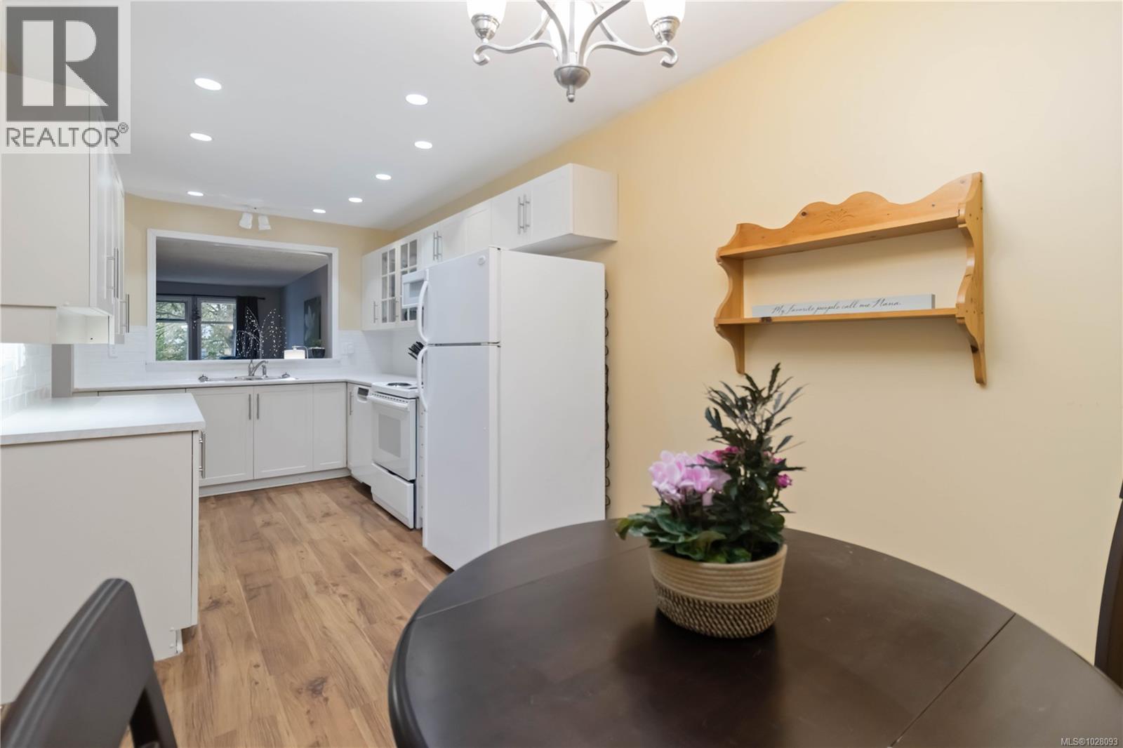 201 2311 Mills Road, Sidney