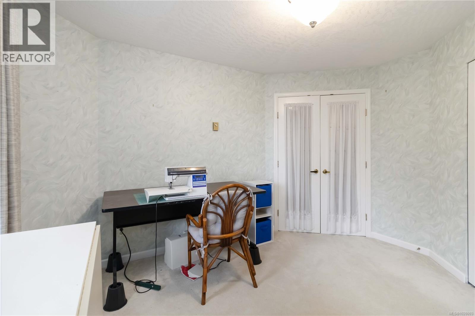 201 2311 Mills Road, Sidney