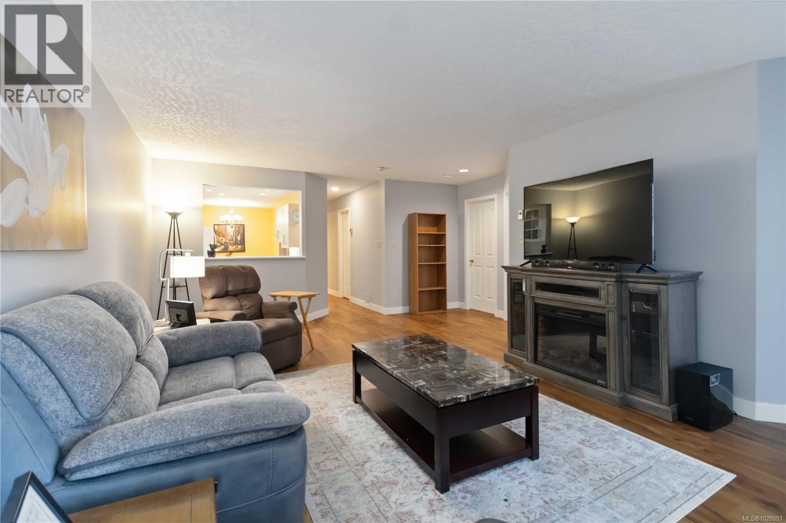 201 2311 Mills Road, Sidney