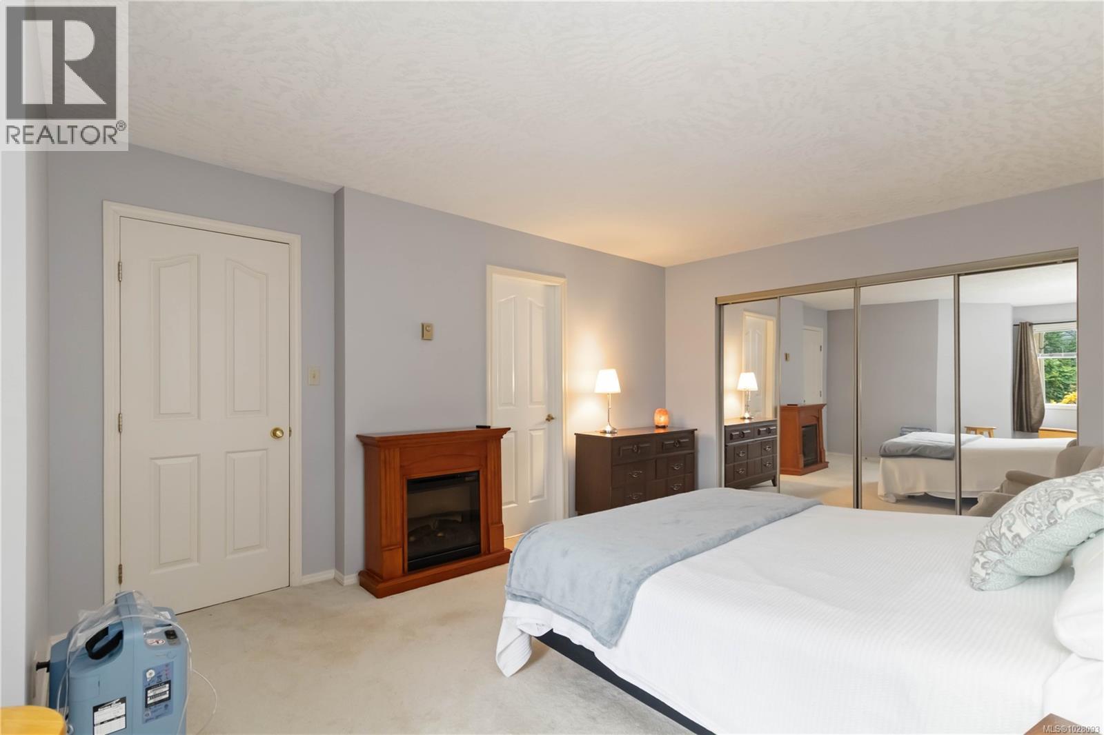 201 2311 Mills Road, Sidney