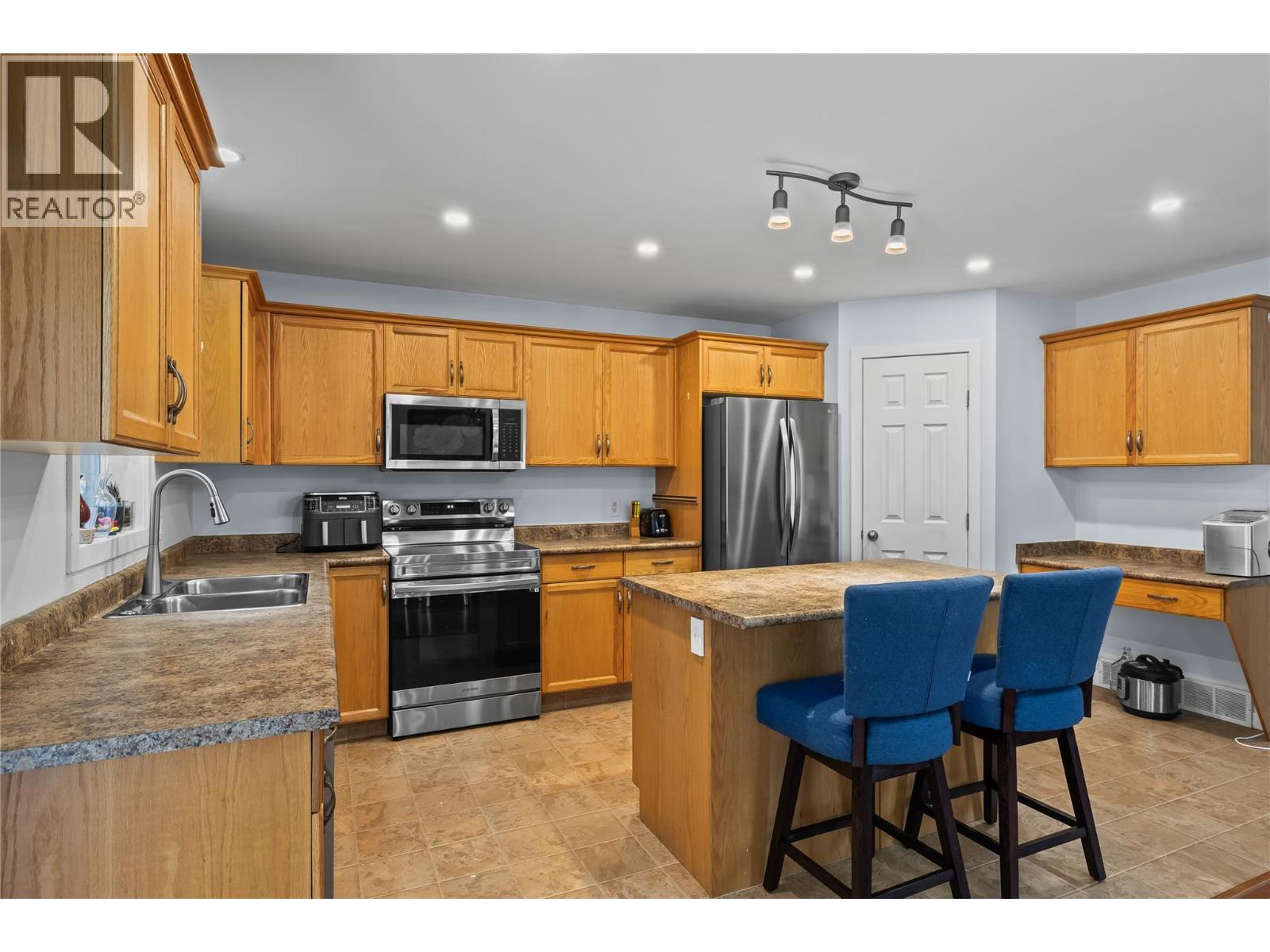  2010 Porcupine Court, Westbank