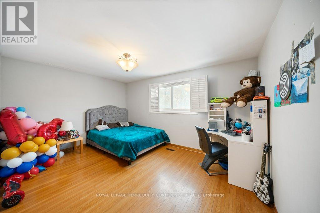 473 HOUNSLOW AVENUE - 11