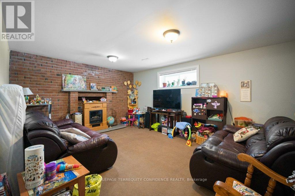 473 HOUNSLOW AVENUE - 15