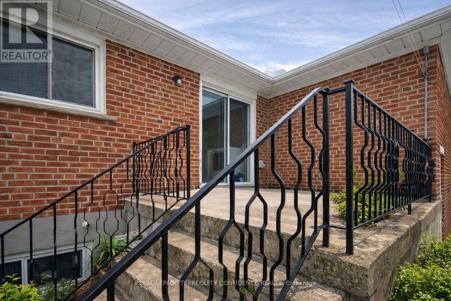 473 HOUNSLOW AVENUE - 23