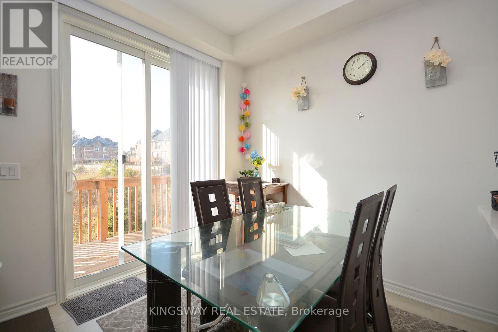 #70 50 EDINBURGH DRIVE - 16