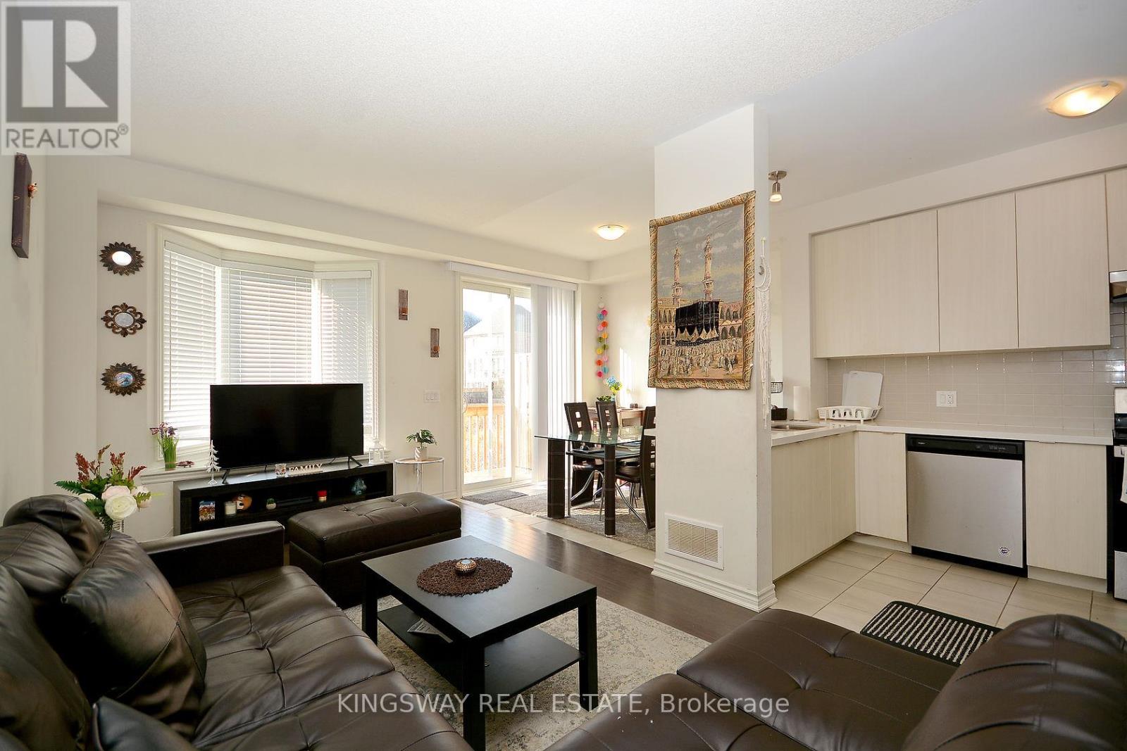 #70 50 EDINBURGH DRIVE - 9
