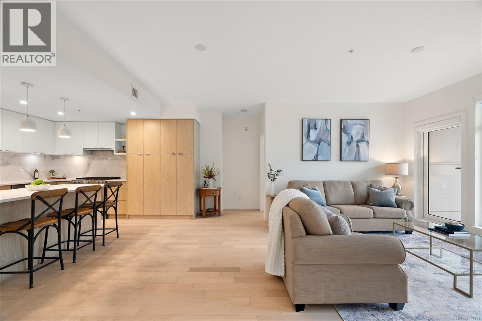 309 5120 Cordova Bay Road, Saanich