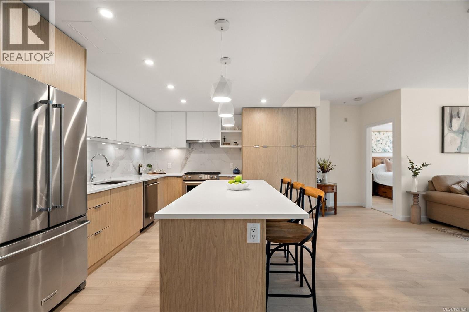 309 5120 Cordova Bay Road, Saanich