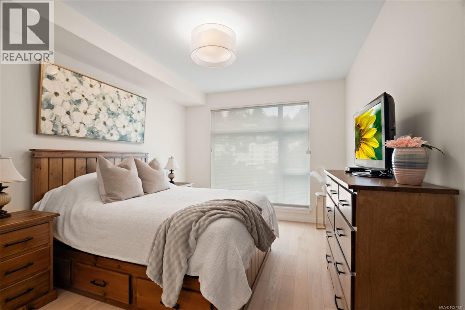 309 5120 Cordova Bay Road, Saanich