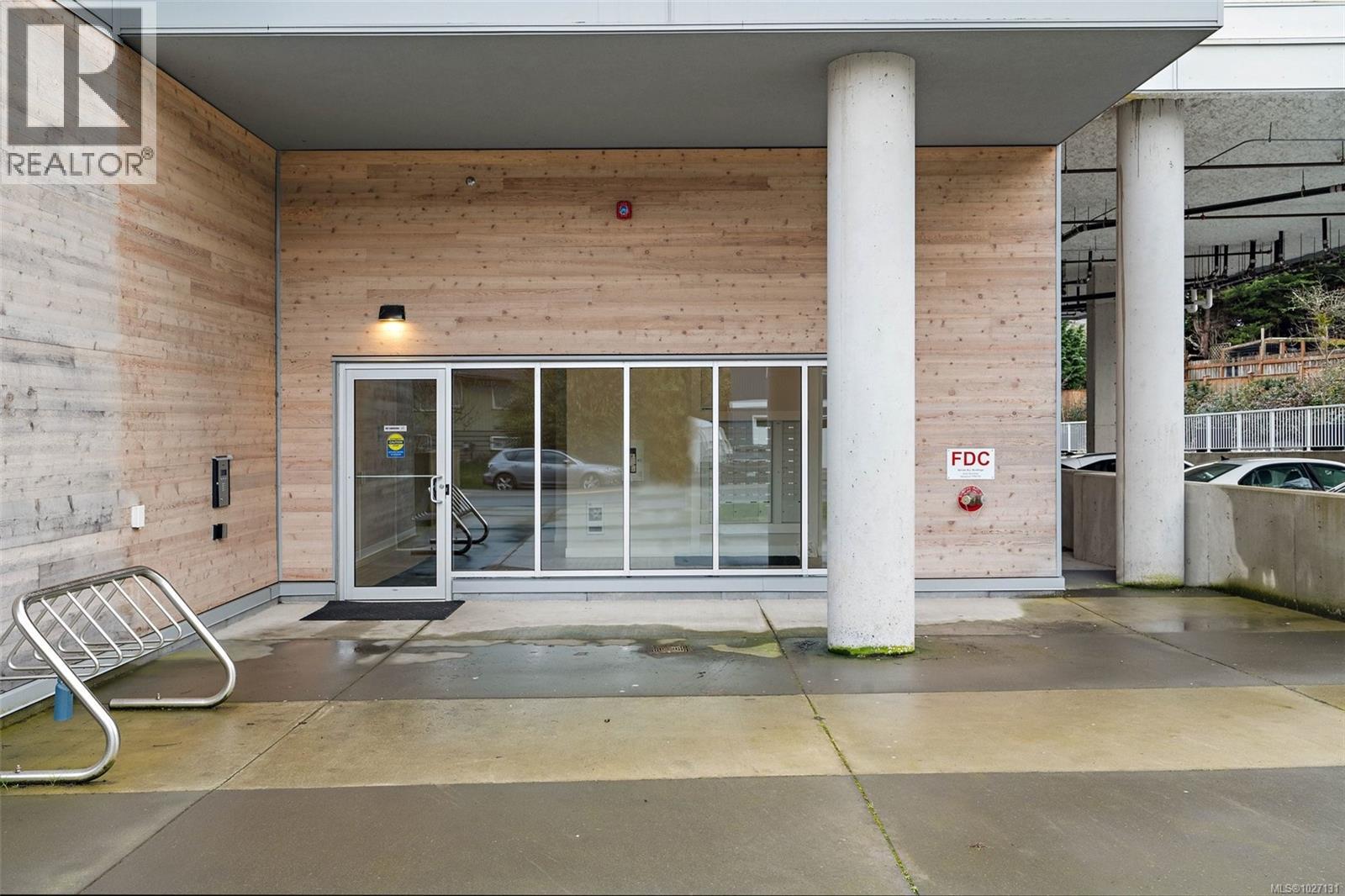 #309 5120 Cordova Bay Rd - 25