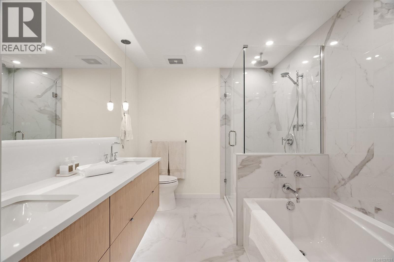 #309 5120 Cordova Bay Rd - 21