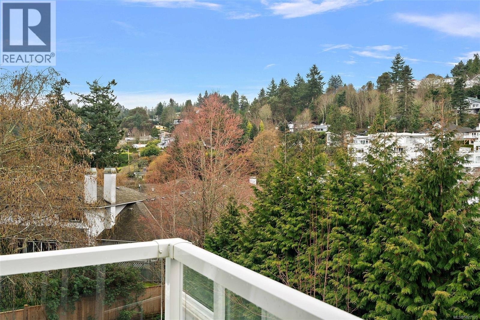 309 5120 Cordova Bay Road, Saanich