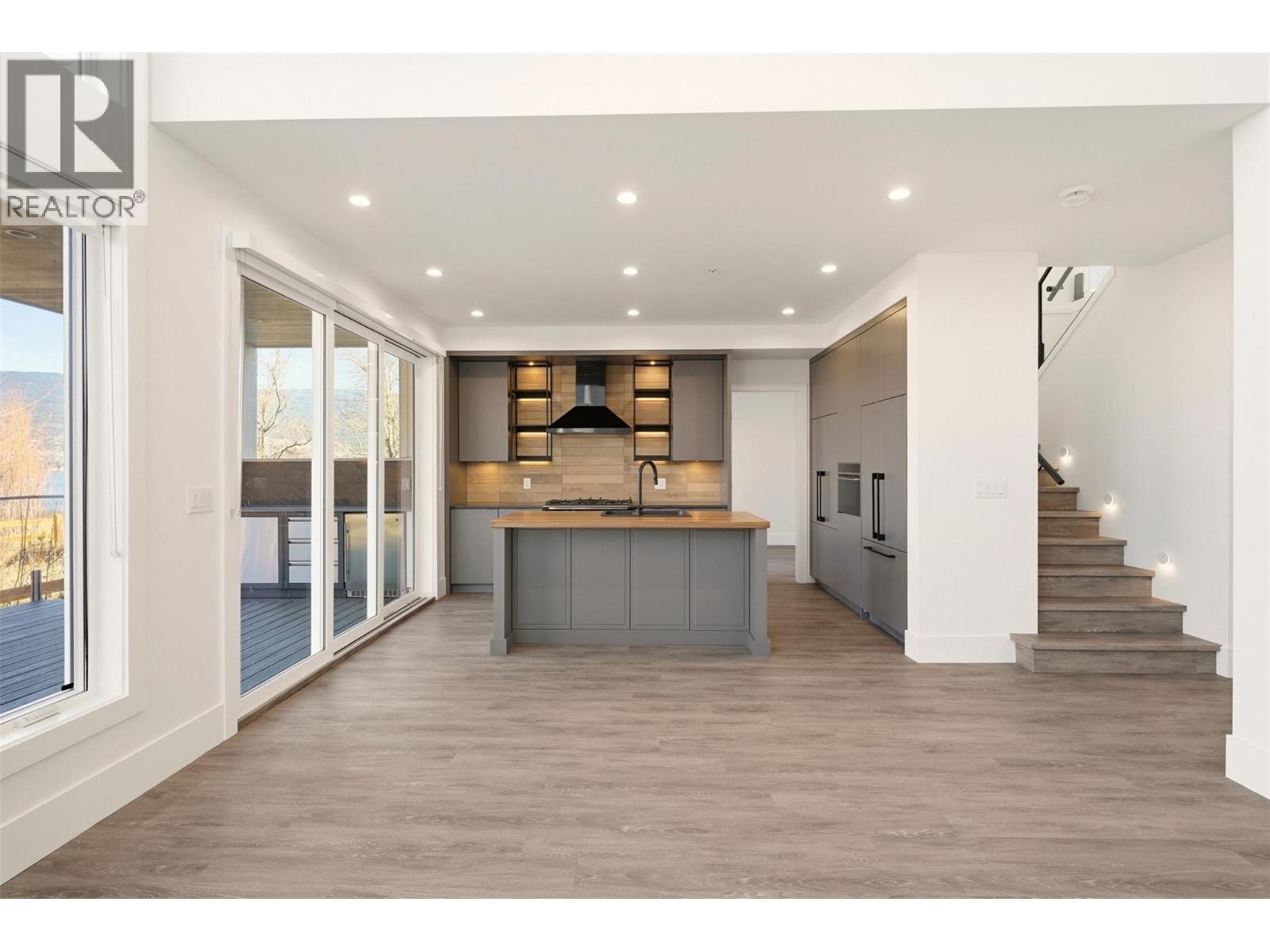 3080 Landry Crescent, Summerland