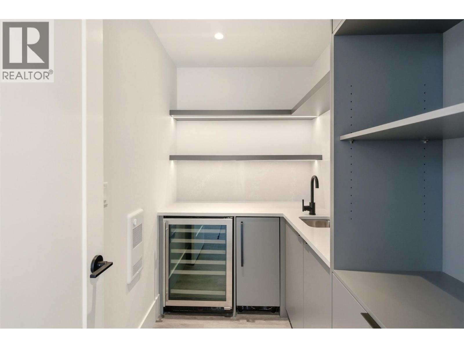 3080 Landry Crescent, Summerland