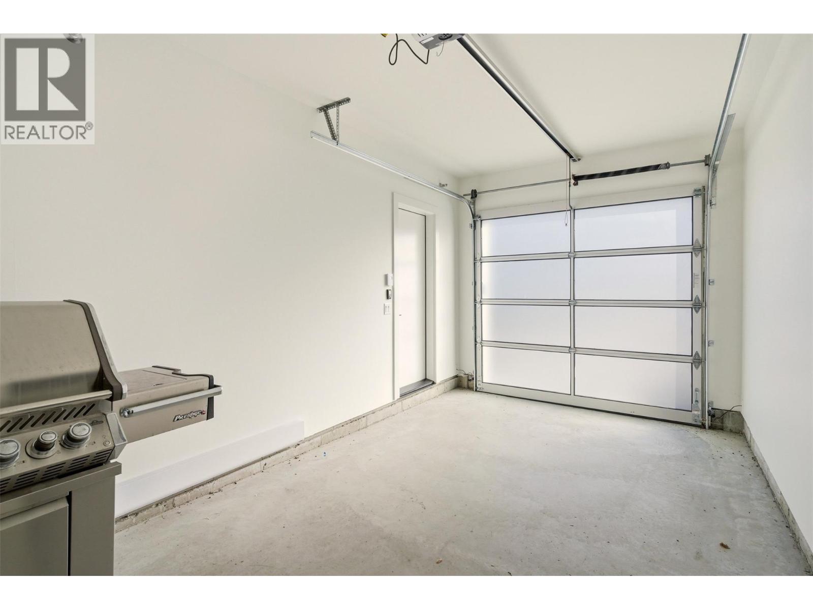 3080 Landry Crescent, Summerland