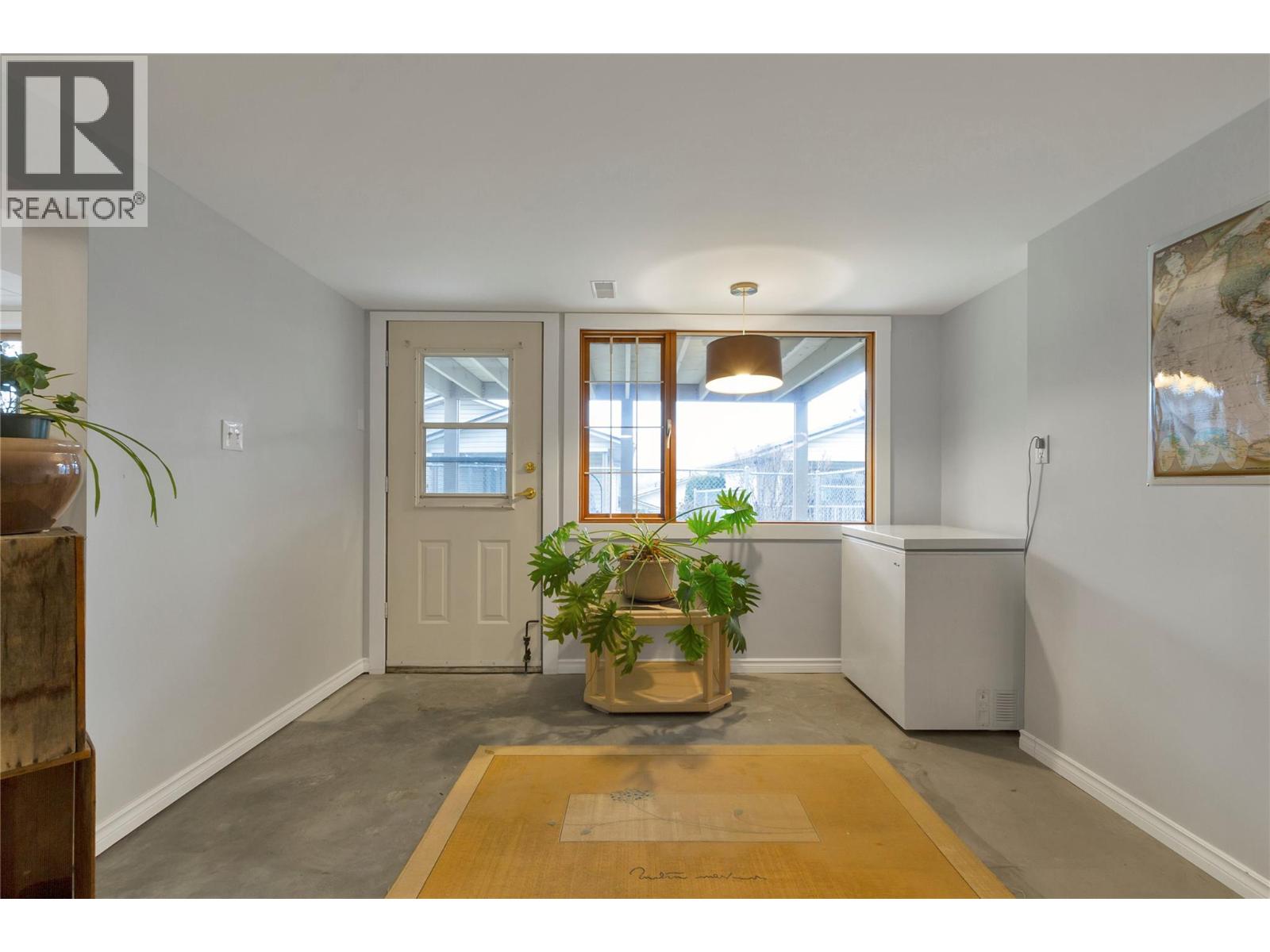 #34 4303 27 Avenue - 28