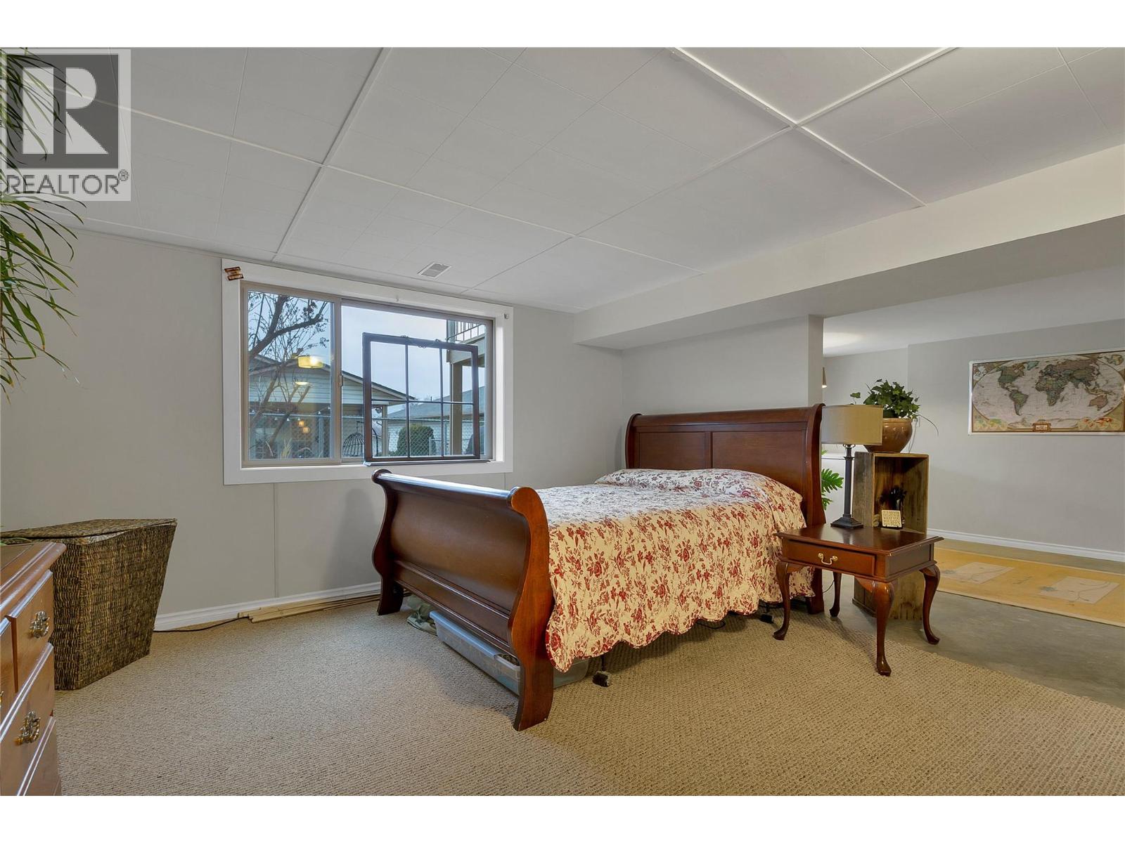 #34 4303 27 Avenue - 36