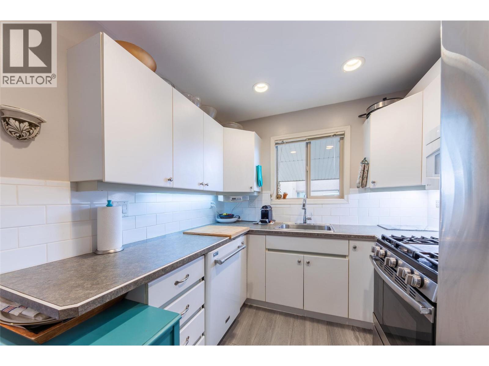 8 1555 Summit Drive, Kamloops