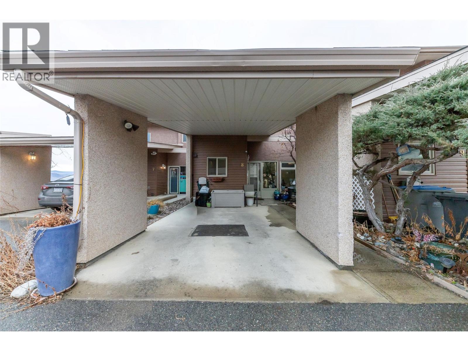 8 1555 Summit Drive, Kamloops