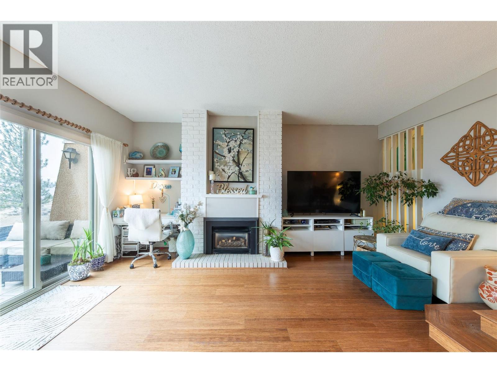 8 1555 Summit Drive, Kamloops