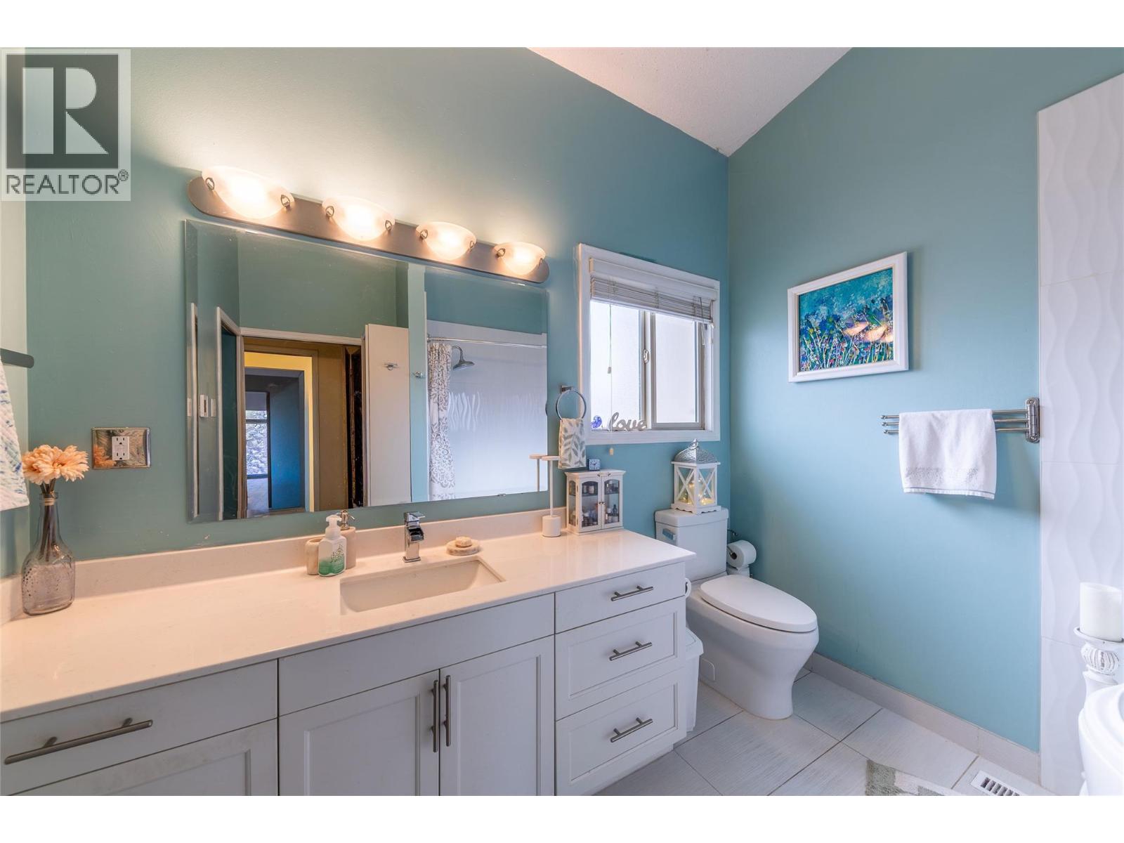 8 1555 Summit Drive, Kamloops