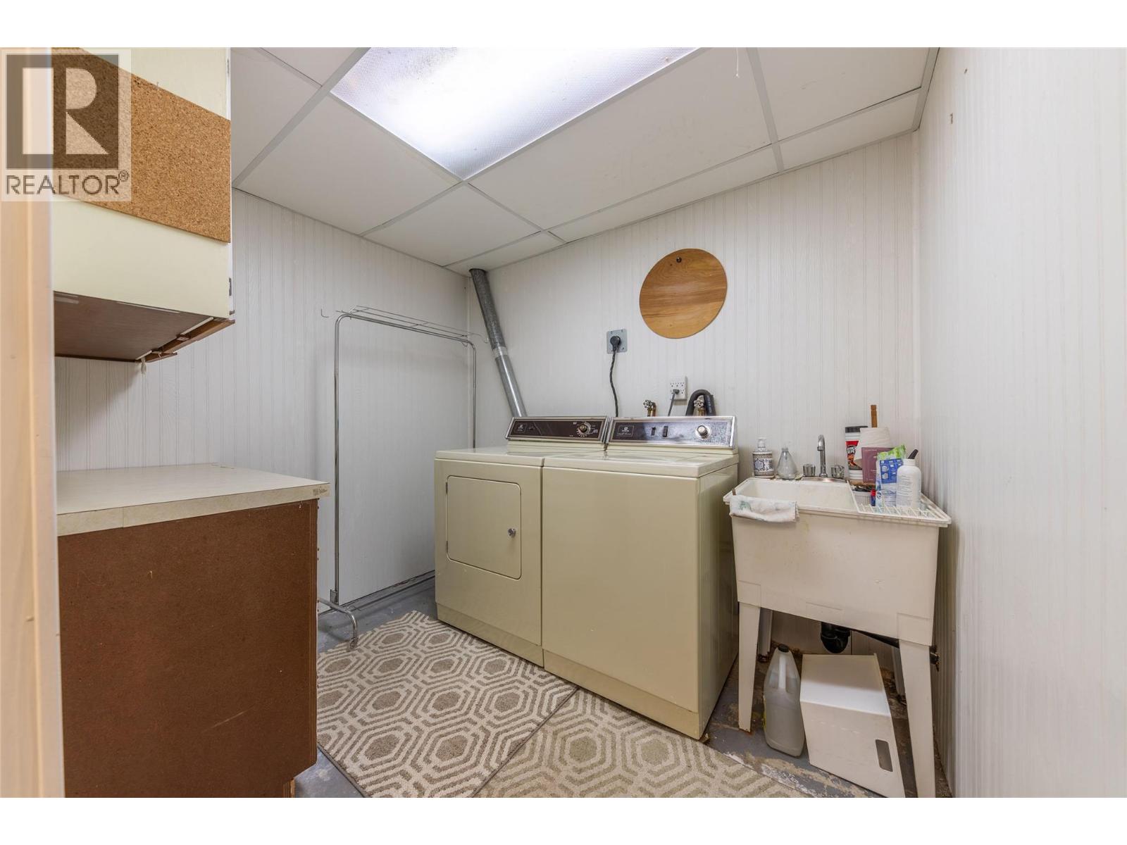 8 1555 Summit Drive, Kamloops