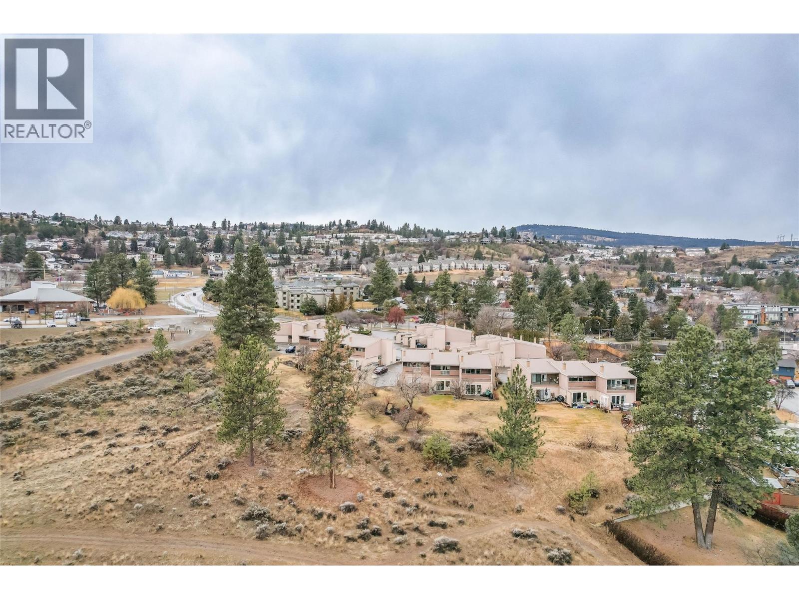 8 1555 Summit Drive, Kamloops