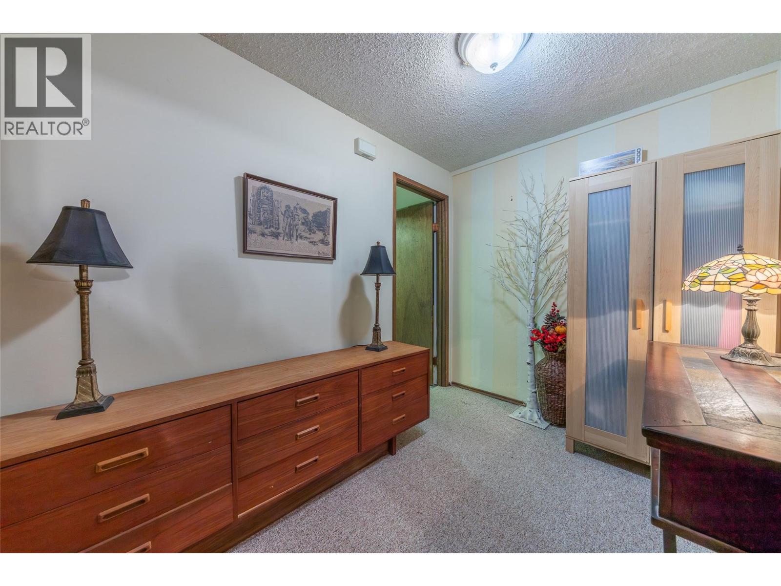 8 1555 Summit Drive, Kamloops