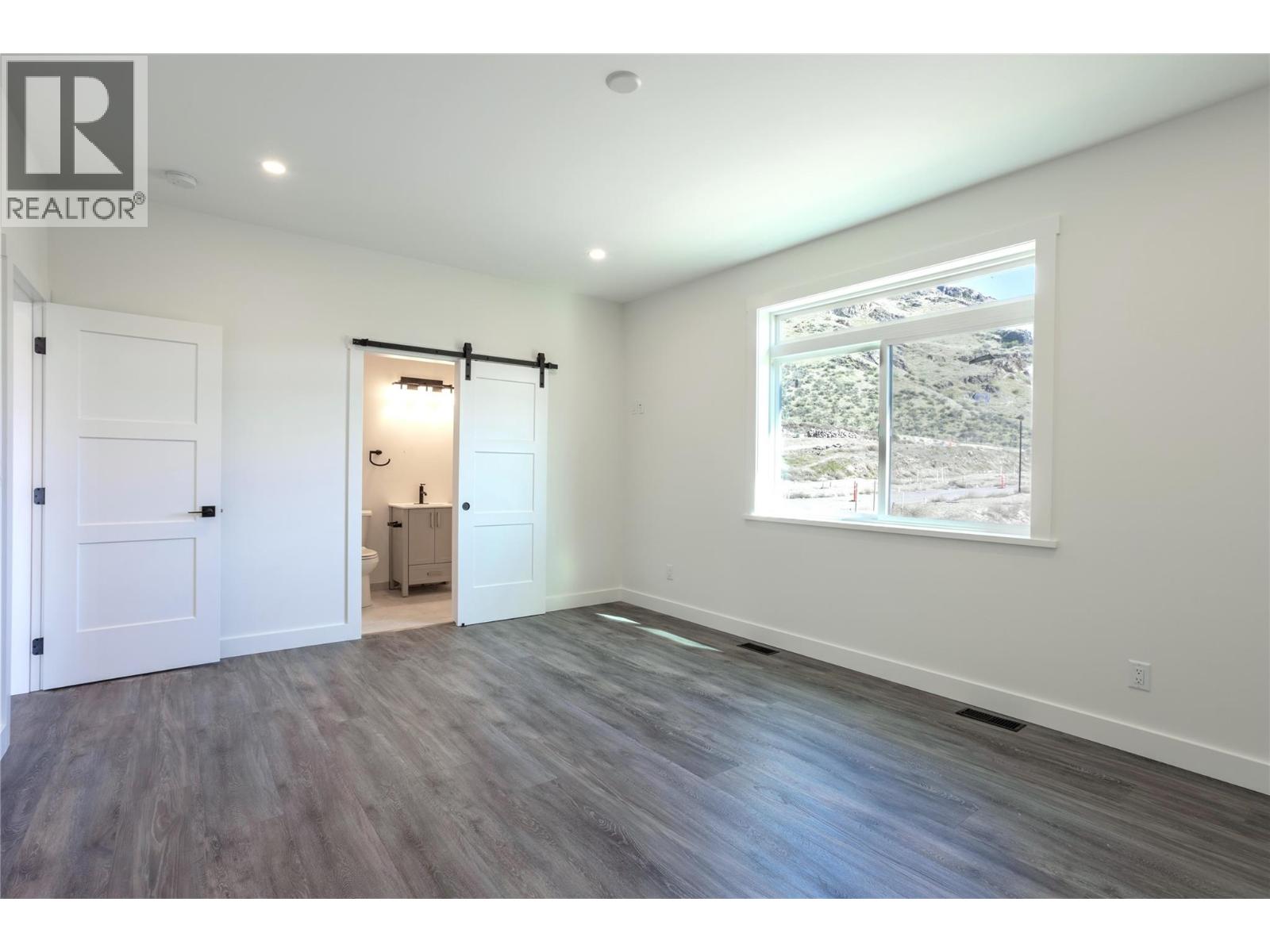 1217 Copper Road, Oliver