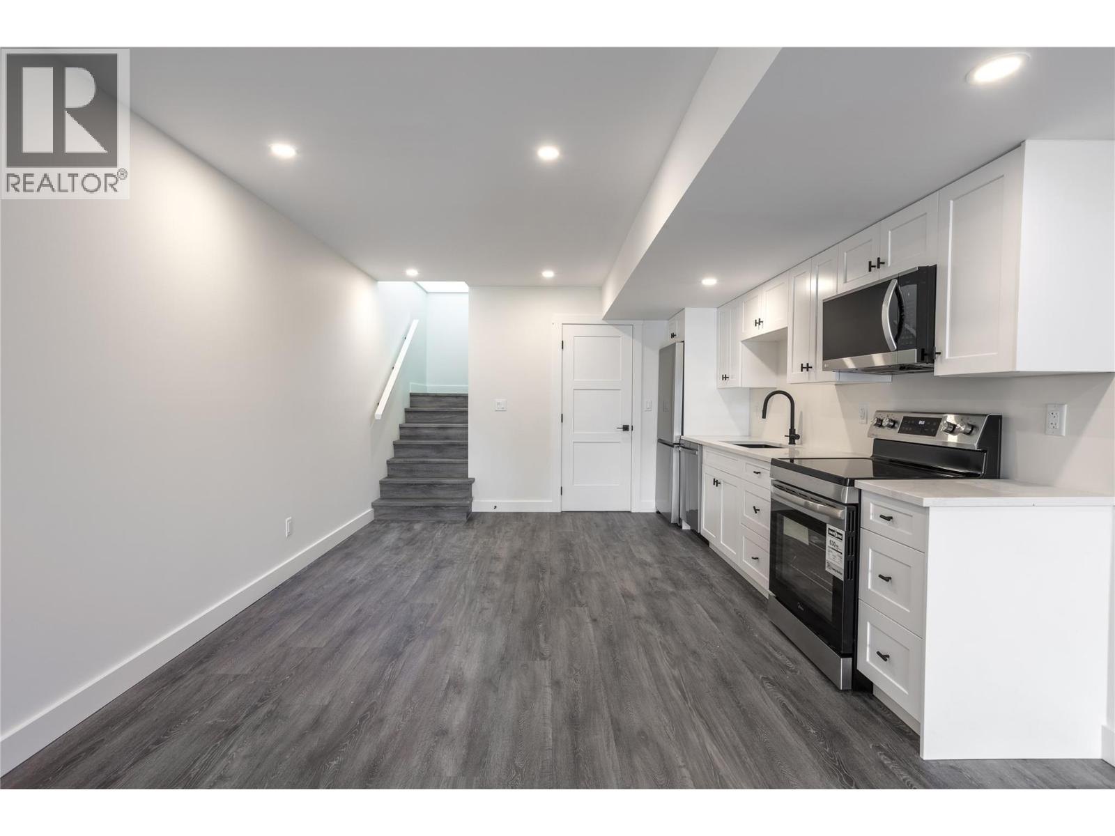 1217 Copper Road, Oliver