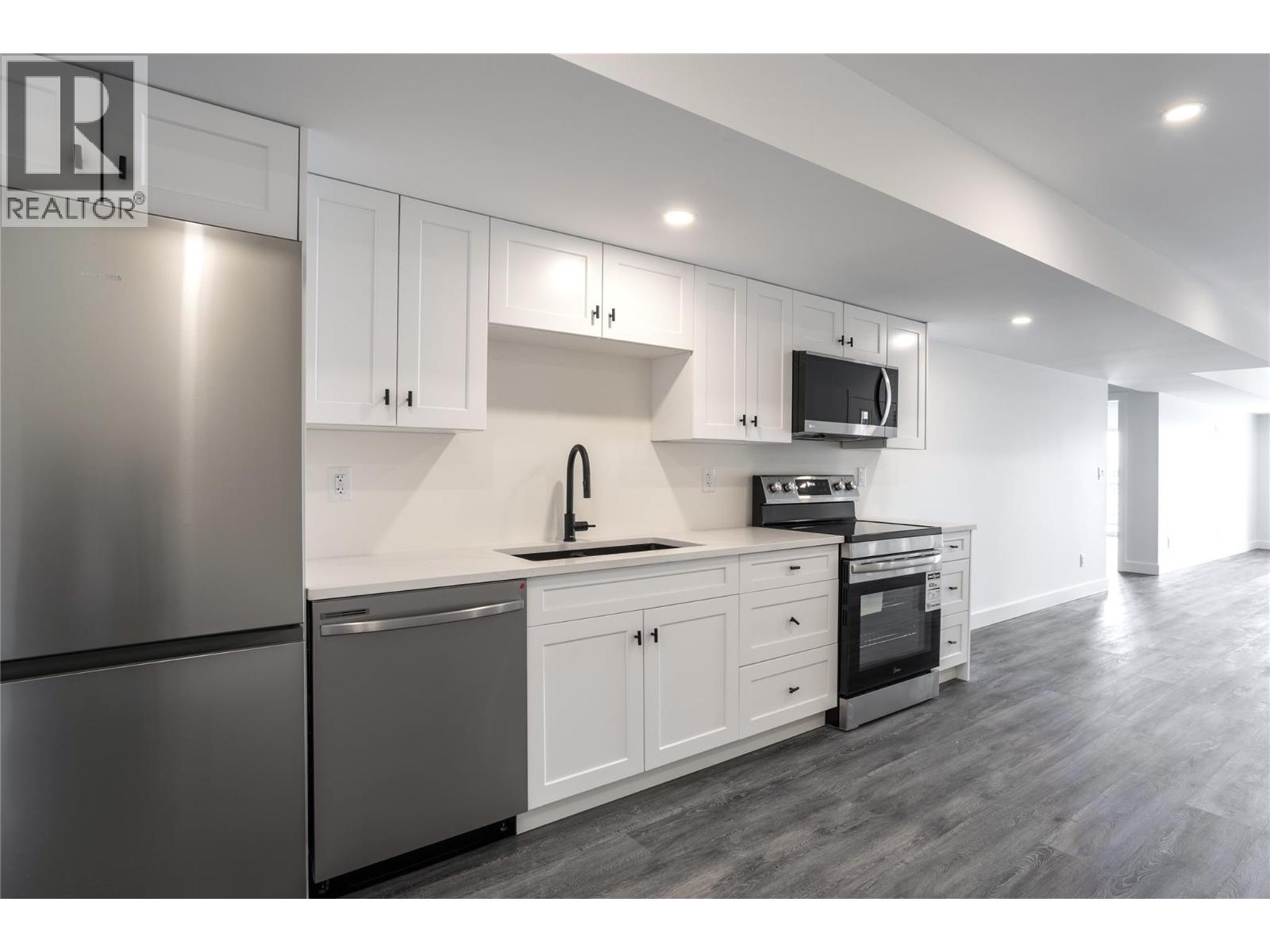 1217 Copper Road, Oliver