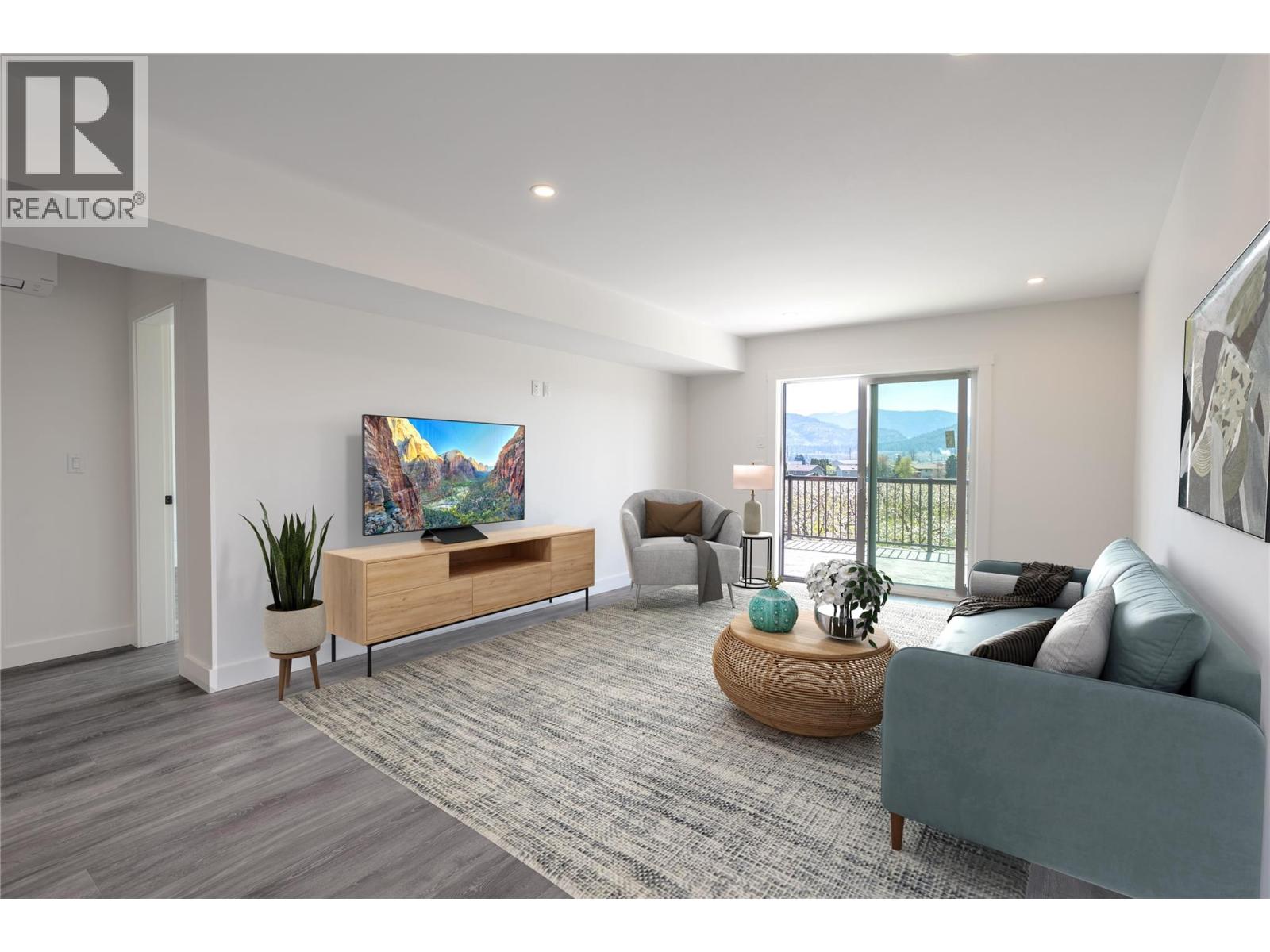 1217 Copper Road, Oliver