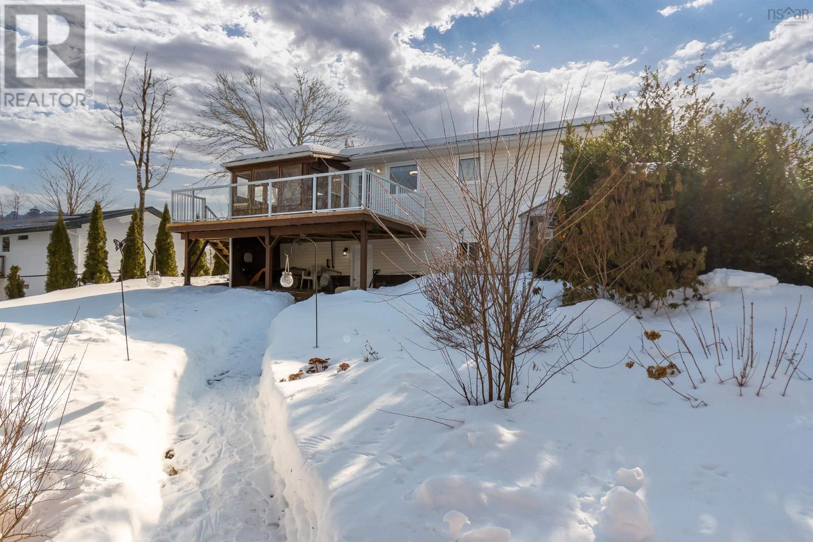 Property 27 of 28 of 39 Franklyn Drive