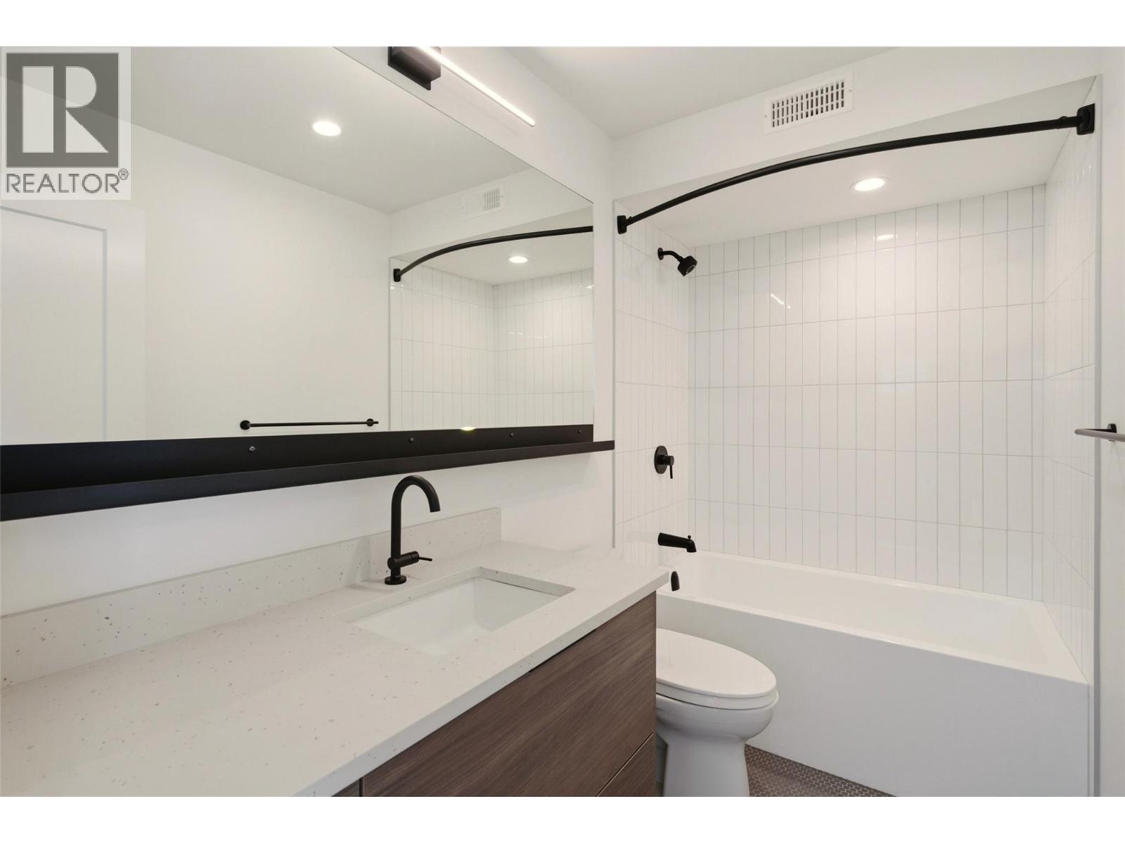 3290 Landry Crescent, Summerland