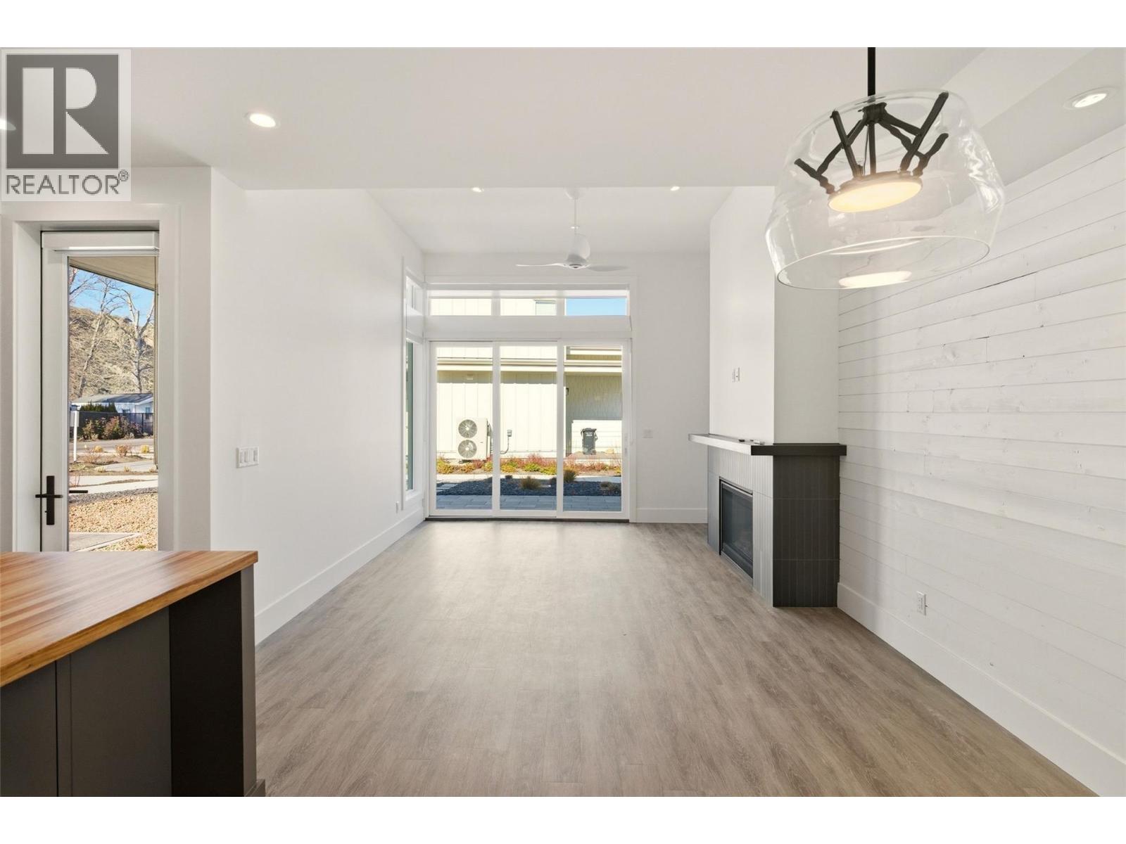 3290 Landry Crescent, Summerland