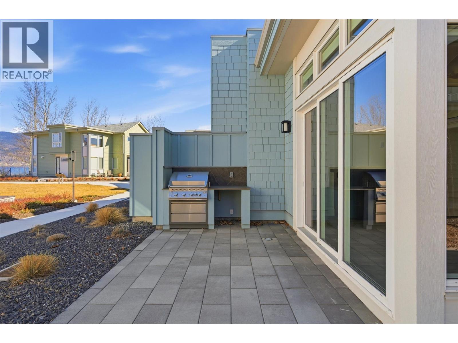 3290 Landry Crescent, Summerland